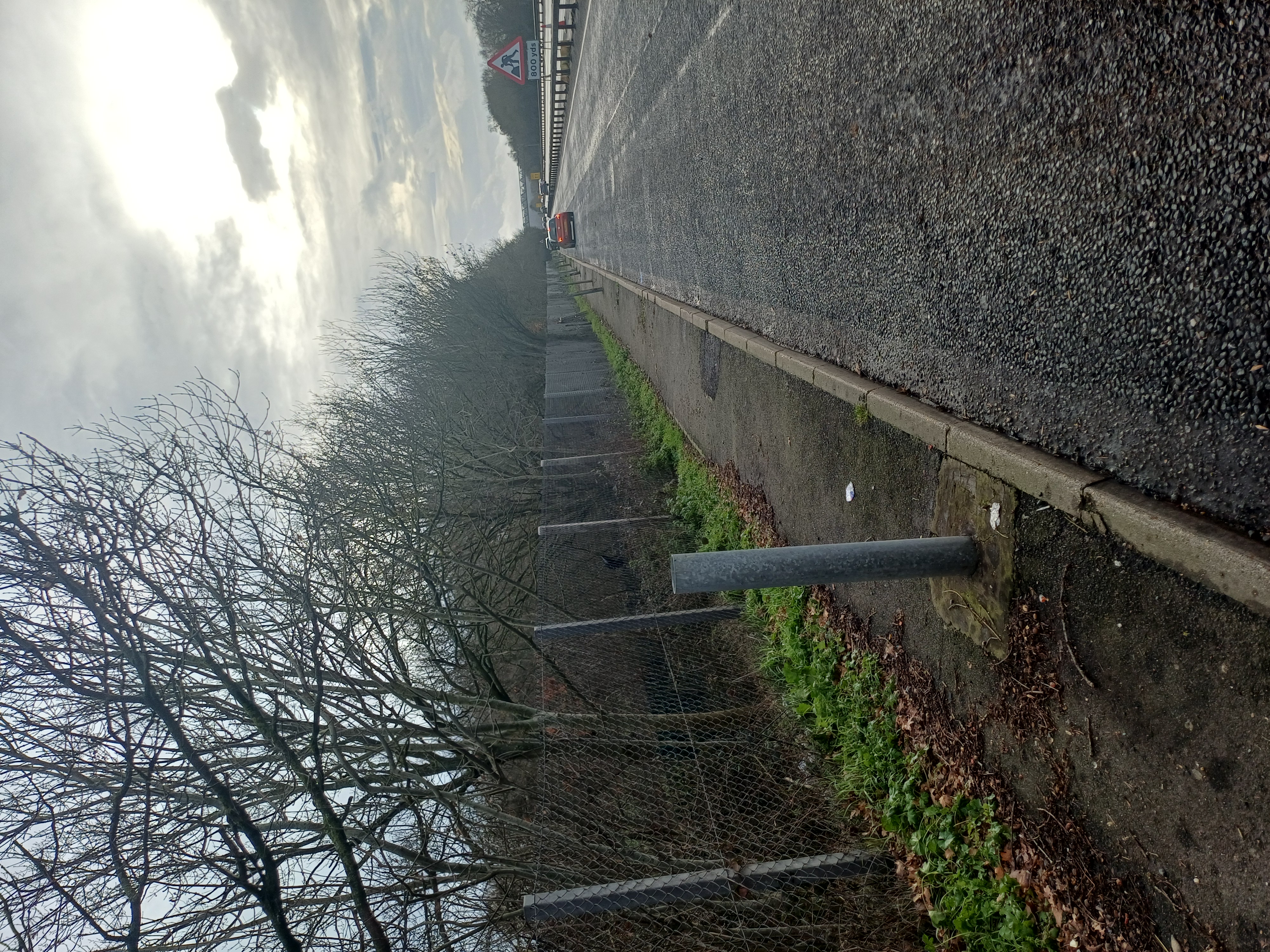 pic of a recess off the road used as a truck stop